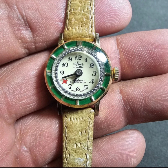 JWB AH Riise Swiss Made 17 Jewels Wind-up Watch Not Working For Parts Or Repair - Picture 1 of 7